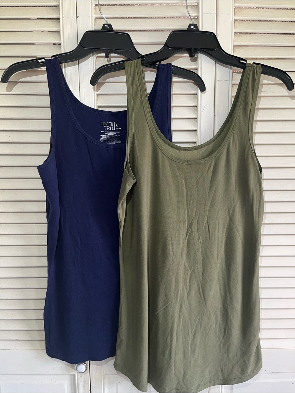 Time and Tru Navy and No Boundaries Olive Tanks- Scoop Neck Sleeveless (2-Pack)